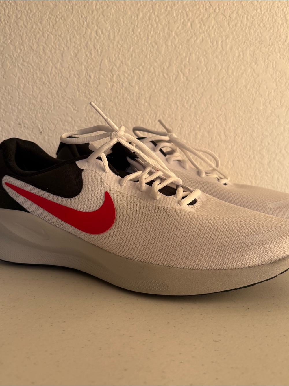 Nike Men's Revolution 7 Running Shoes Size 11.5 White Red Black